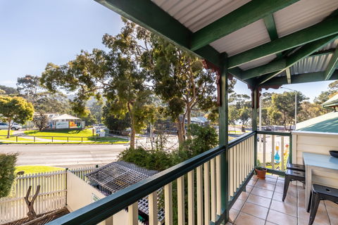 Dlux + Escape @ Lorne - Kalgoorlie Accommodation 2