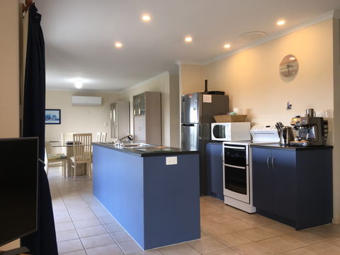 Island Time - Kalgoorlie Accommodation 2