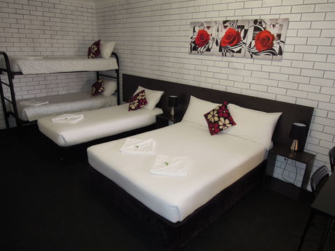 Jackaroo Apartments - Motel - Kalgoorlie Accommodation 2