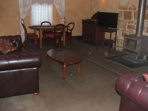 Mintaro Hideaway - Kalgoorlie Accommodation 1