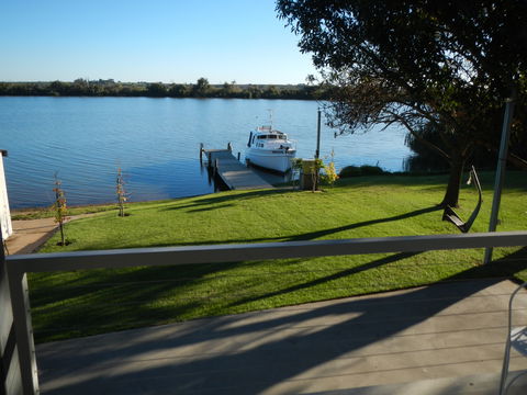 Washpool Retreat- Waterfront Living - Kalgoorlie Accommodation 1