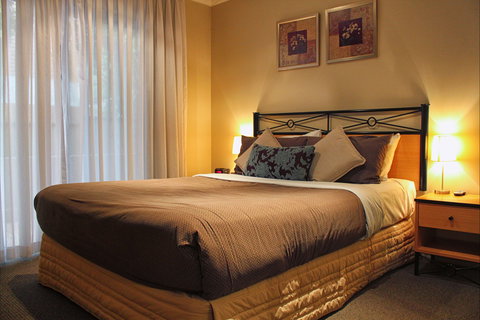 Wollongong Serviced Apartments - Kalgoorlie Accommodation 0