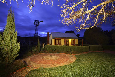 Yellow Cottage - Kalgoorlie Accommodation 0