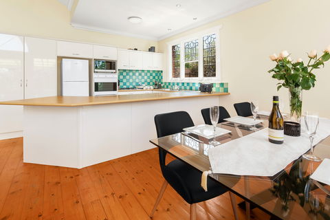 Adelaide Style Accommodation-City And Beach Luxury Home - Kalgoorlie Accommodation 2