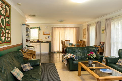 Arcadia House - Kalgoorlie Accommodation 2