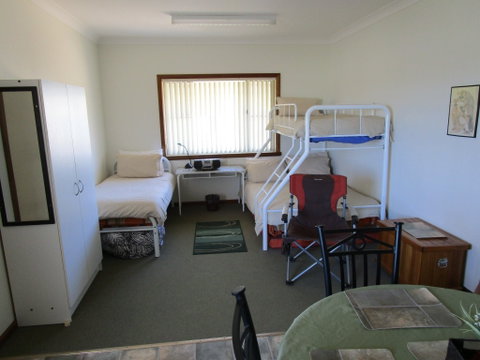 Caddy Shack Dunedoo - Kalgoorlie Accommodation 2