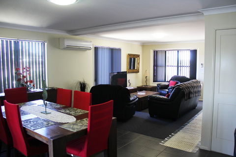 Dalby Apartments Self Contained Motel Accommodation - Kalgoorlie Accommodation 2