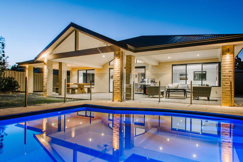 Fairways - Kalgoorlie Accommodation 0