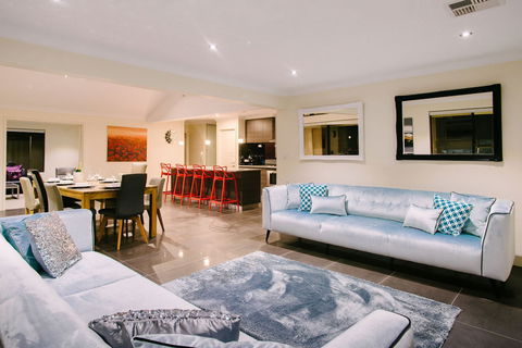 Fairways - Kalgoorlie Accommodation 1