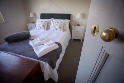 Helensburgh Hotel - Kalgoorlie Accommodation 0