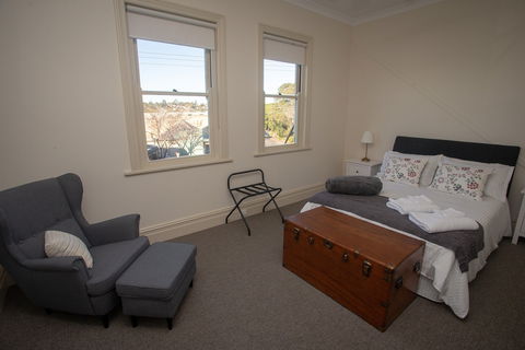 Helensburgh Hotel - Kalgoorlie Accommodation 2