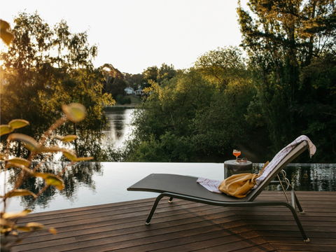 Lake House - Kalgoorlie Accommodation 1