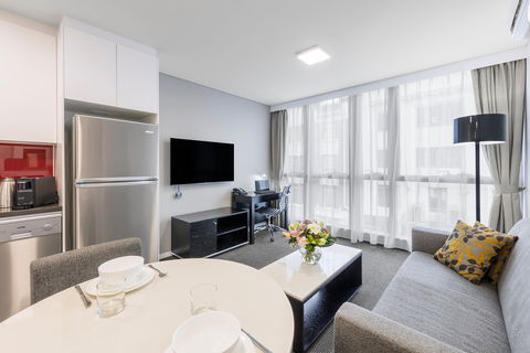 Meriton Suites Adelaide Street, Brisbane - Kalgoorlie Accommodation 2