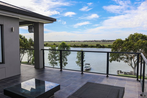 River Devine  White Sands Murray Bridge - Kalgoorlie Accommodation 0