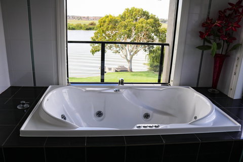 River Devine  White Sands Murray Bridge - Kalgoorlie Accommodation 1