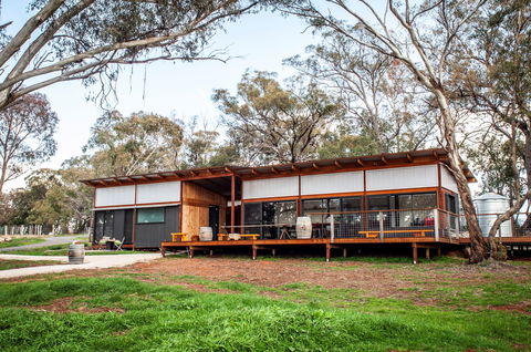 Strawhouse - Kalgoorlie Accommodation 1