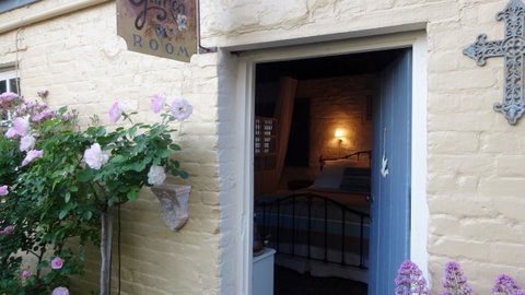The Globe Inn - Kalgoorlie Accommodation 2