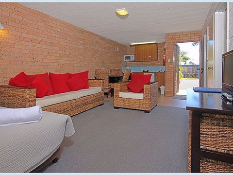 The Lodge Broulee - Kalgoorlie Accommodation 2