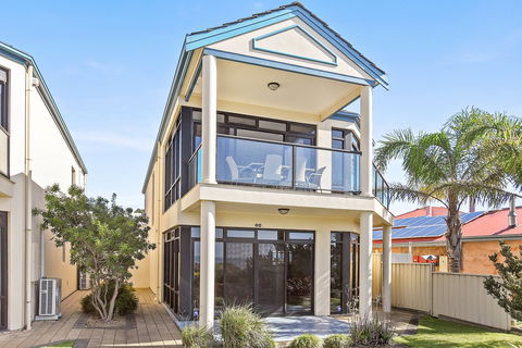 63 Franklin Parade - Kalgoorlie Accommodation 1