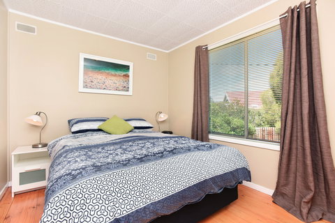Crows Nest - Kalgoorlie Accommodation 2