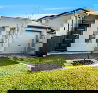 Ella House I - Kalgoorlie Accommodation