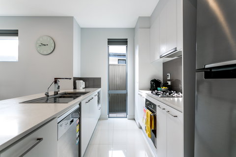 Ella House I - Kalgoorlie Accommodation 1