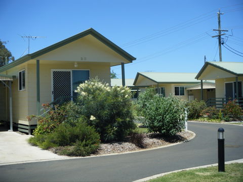 Peppertree Cabins Kingaroy - Kalgoorlie Accommodation 1