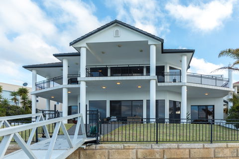 Port Lincoln Marina Luxury Escape - Kalgoorlie Accommodation 1