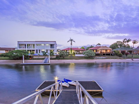Riviera Waters Broadbeach - Vogue Holiday Homes - Kalgoorlie Accommodation 2