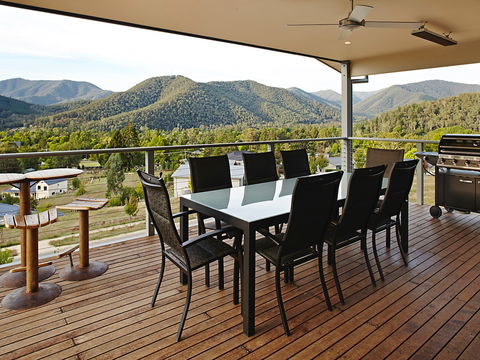 Rooms & Brooms Accommodation - Kalgoorlie Accommodation 0