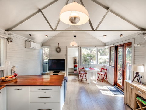 Serenity Cottage - Kalgoorlie Accommodation 0
