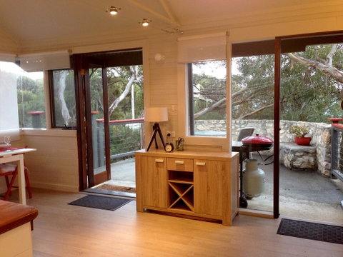 Serenity Cottage - Kalgoorlie Accommodation 2