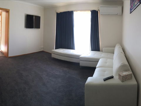 Stopover On Ocean Avenue - Kalgoorlie Accommodation 2