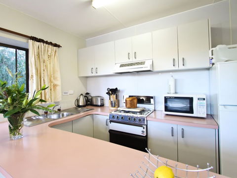 Talmalmo Cottage - Kalgoorlie Accommodation 2
