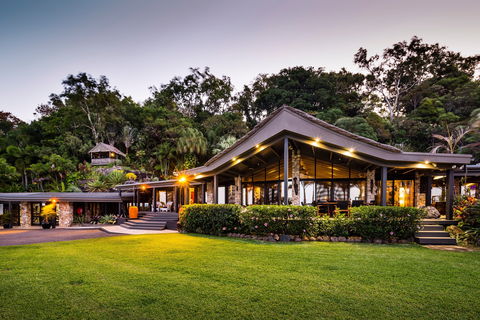 Trinity Beach Palace - Kalgoorlie Accommodation 1