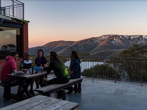 Viking Alpine Lodge - Kalgoorlie Accommodation 1