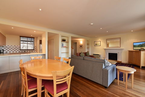 Villa Chambourcin - Kalgoorlie Accommodation 2