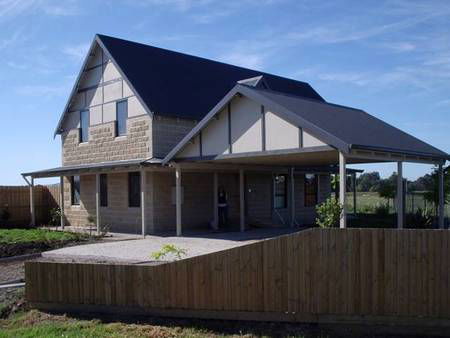 Tessenna Villa - Kalgoorlie Accommodation 1