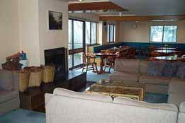 Trackers Mountain Lodge - Kalgoorlie Accommodation 0