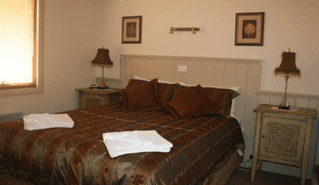 Autumn Affair Cottages  - Kalgoorlie Accommodation 4