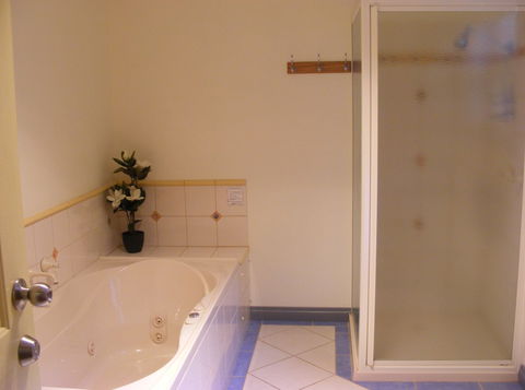 Belfast Cottages - Kalgoorlie Accommodation 5