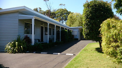 Phillip Island Cottages - Kalgoorlie Accommodation 4
