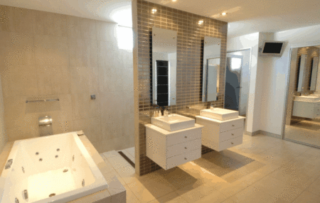 Alex Beach House - Kalgoorlie Accommodation 4