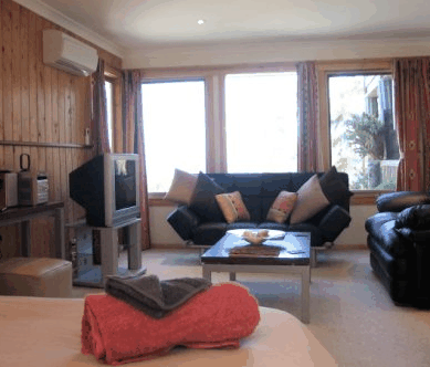 Bed In The Treetops - Kalgoorlie Accommodation 3