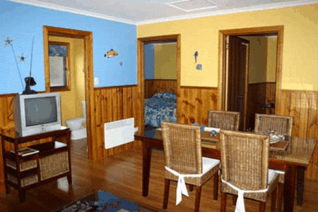 Bicheno's Gallery And Apartments - Kalgoorlie Accommodation 0