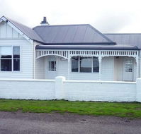 Calgary House  Cottage Accommodation - Kalgoorlie Accommodation