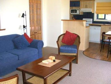 Club Yamba Luxury Villas - Kalgoorlie Accommodation 3