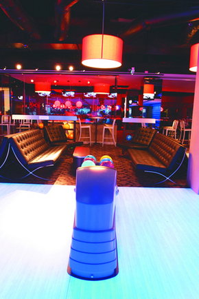Strike Bowling Bar - Chapel - Kalgoorlie Accommodation 3
