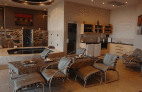 Breathtaker On High Spa Retreat - Kalgoorlie Accommodation 1