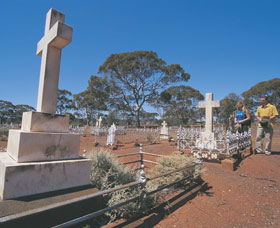 Old Pioneer Cemetery Coolgardie - Kalgoorlie Accommodation 0